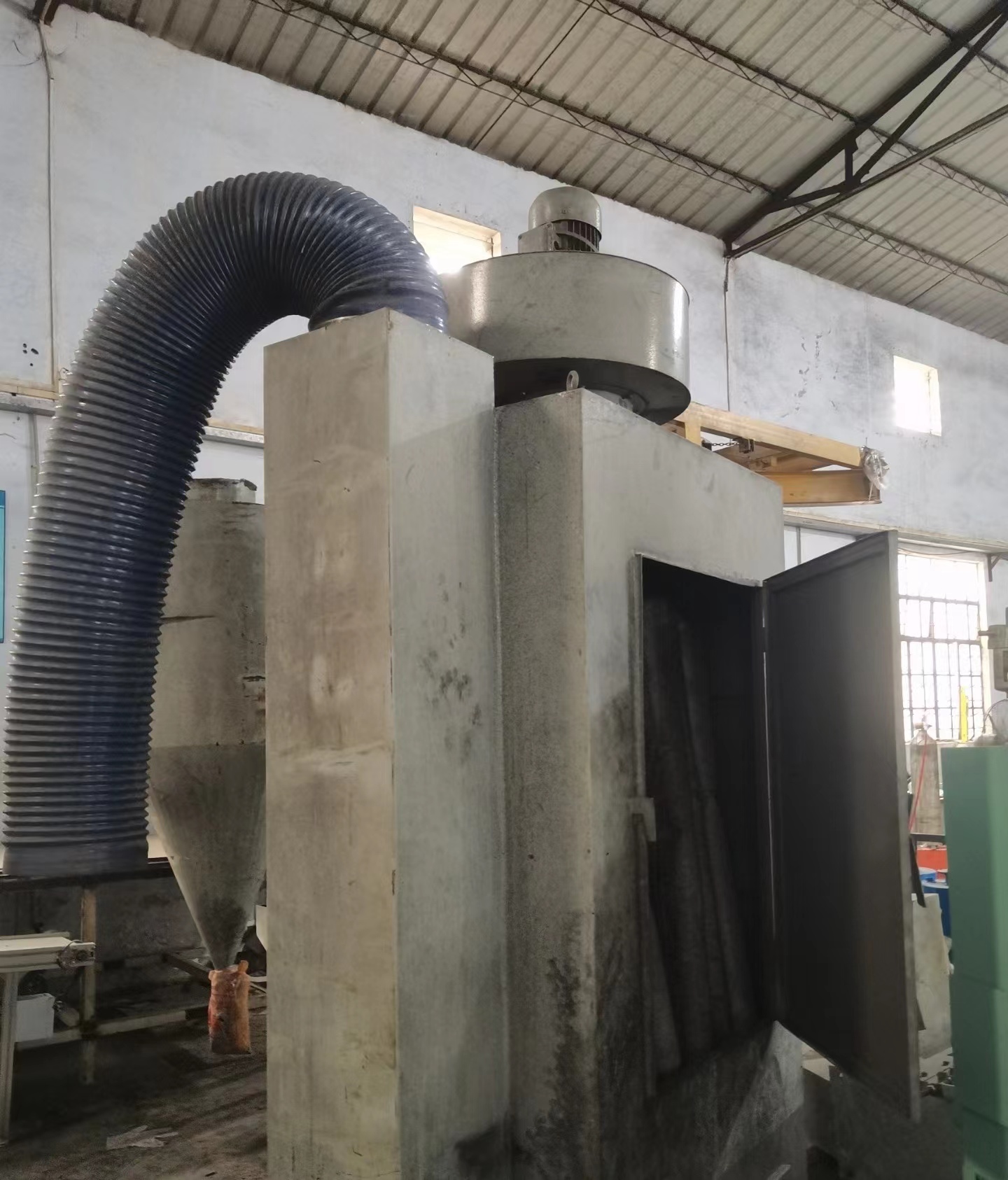 吊钩双抛头抛丸机使用一年后的处理指南 建材机械设备处置与优化建议